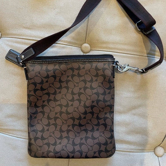 Coach Crossbody Vinyl - Picture 2 of 2